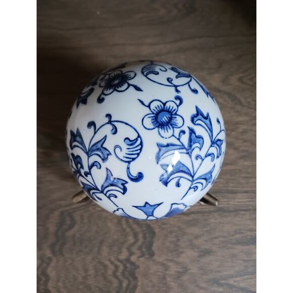 Carpet Ball Decorative Orb Chinoiserie with Brass Stand 4in Blue White - Picture 2 of 3